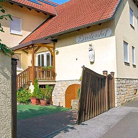 فندق Zur Linde